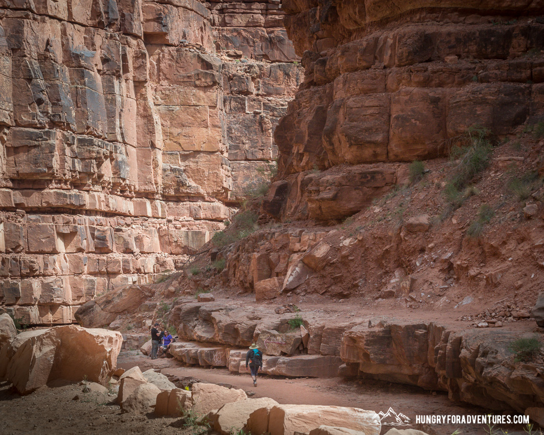 Hiking to Havasu Falls from Havasu Canyon